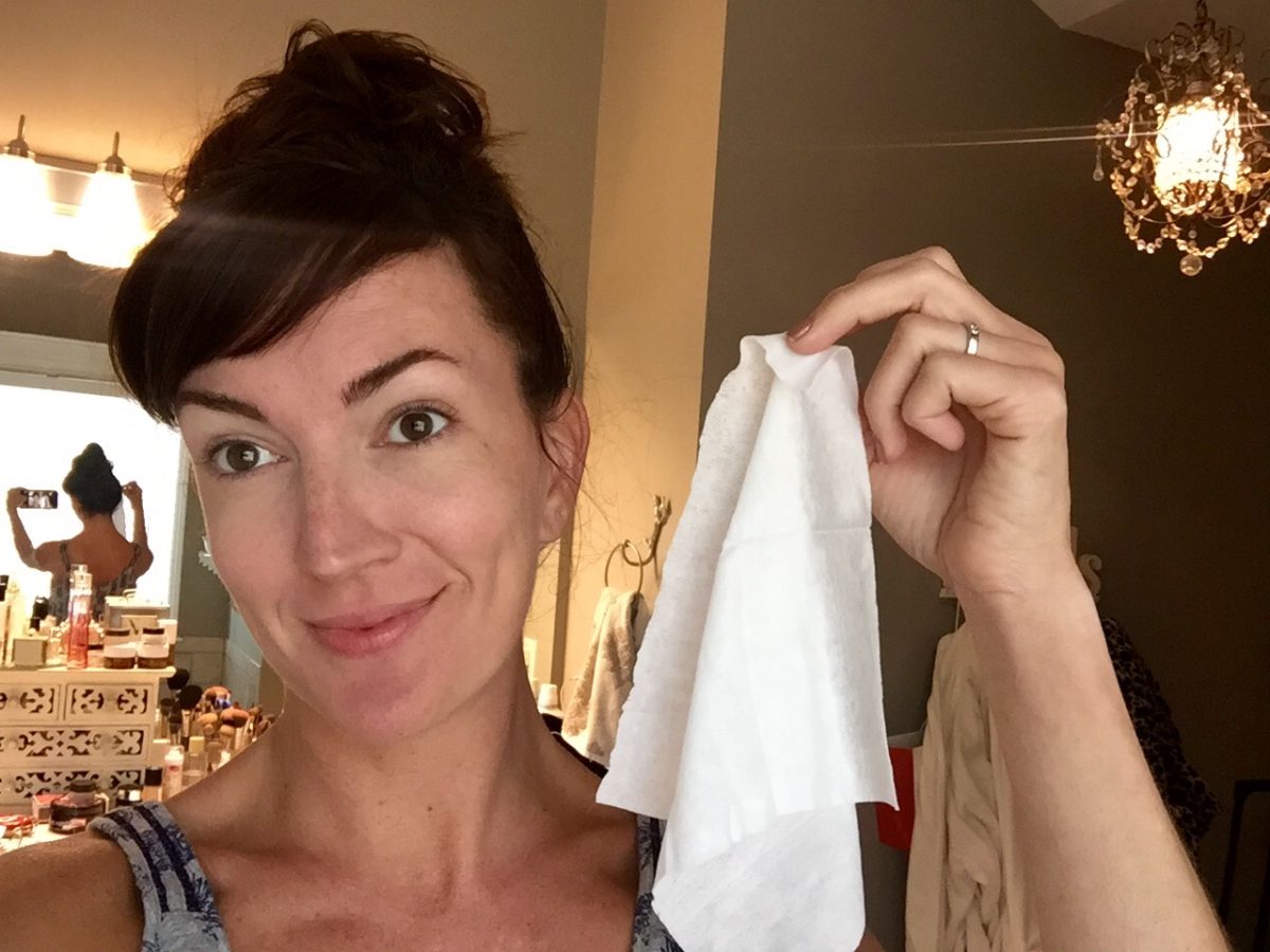 double_cleansing_neutrogena_towelettes_review