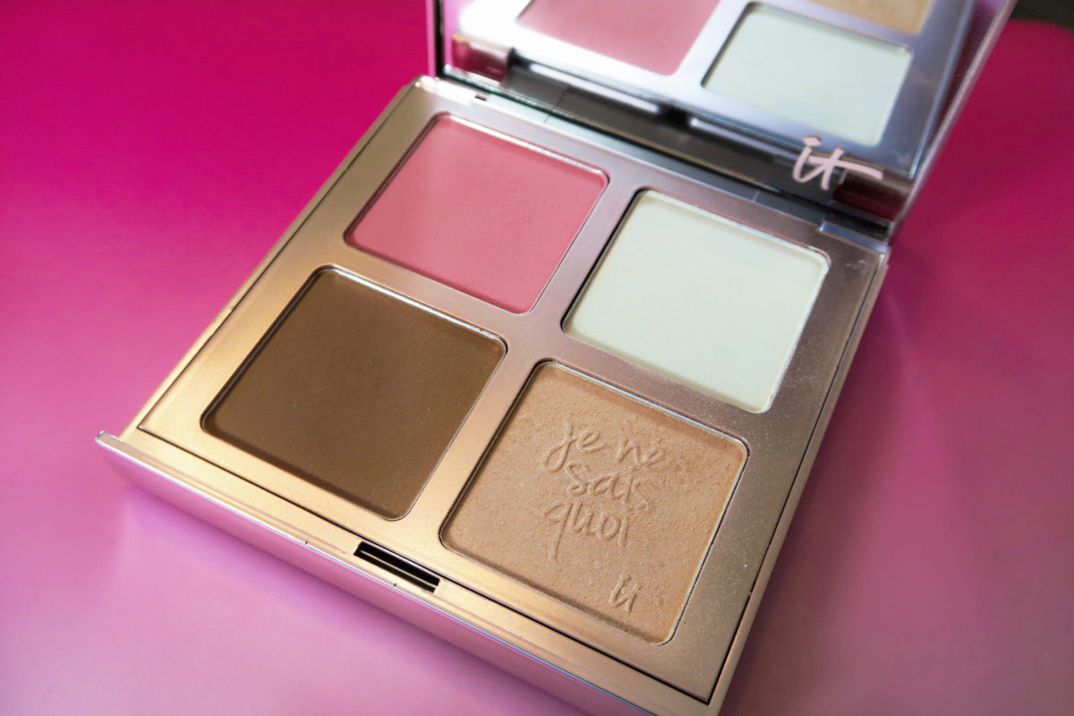 A Flawless Face In One Makeup Palette It Cosmetics Je Ne Sais Quoi