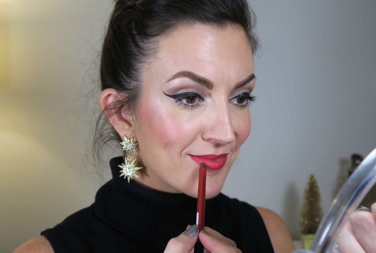 how-to-create-a-holiday-red-glitter-lip-nyx-lip-pencil