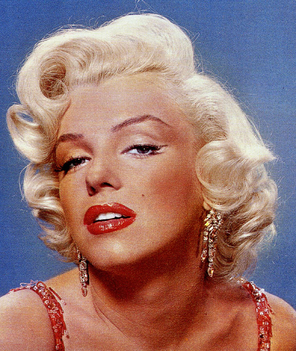 Sultry Marilyn Monroe Eyeliner Trick