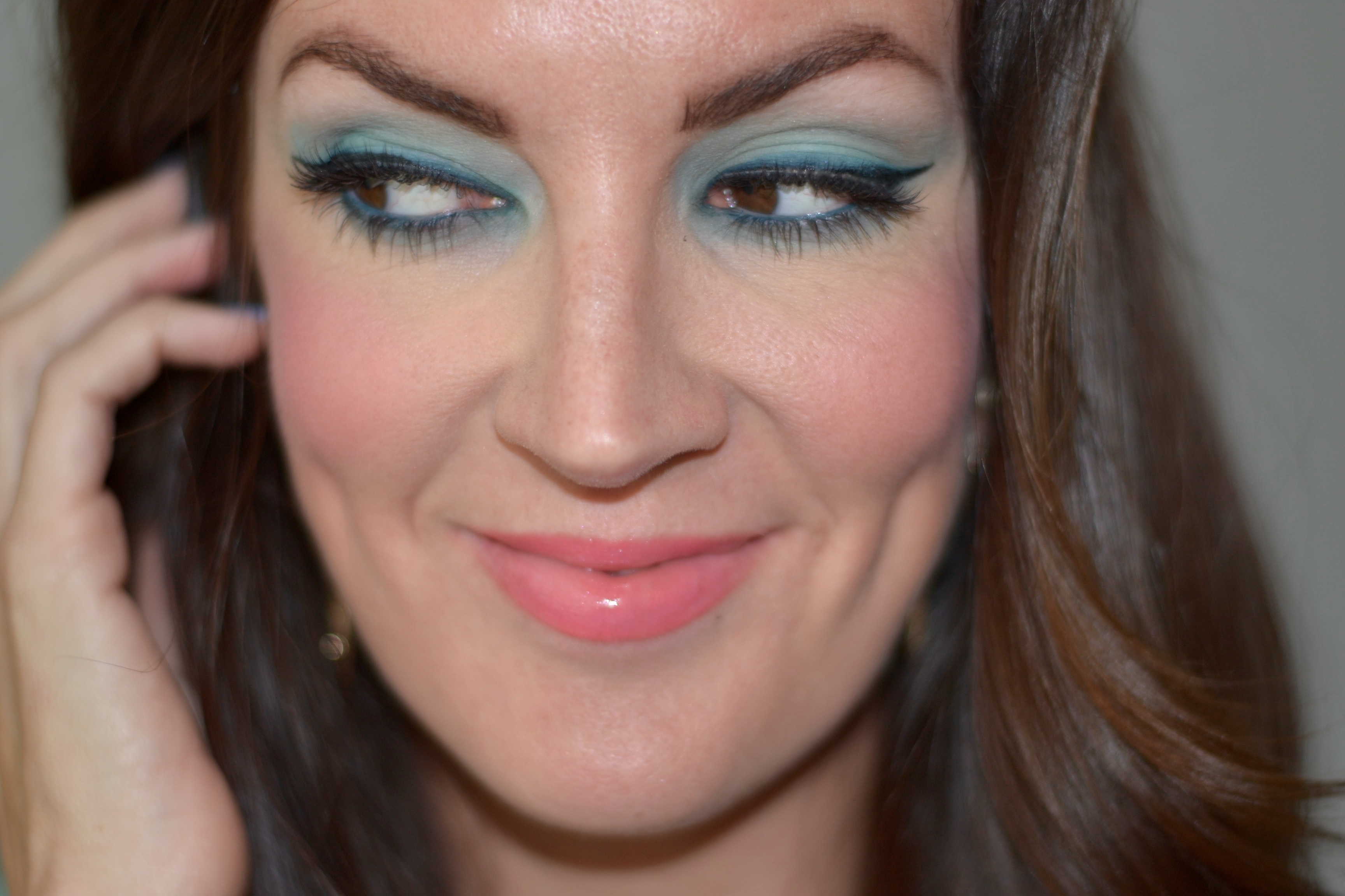 Color Of The Moment :  Green Eyeshadow For Summer