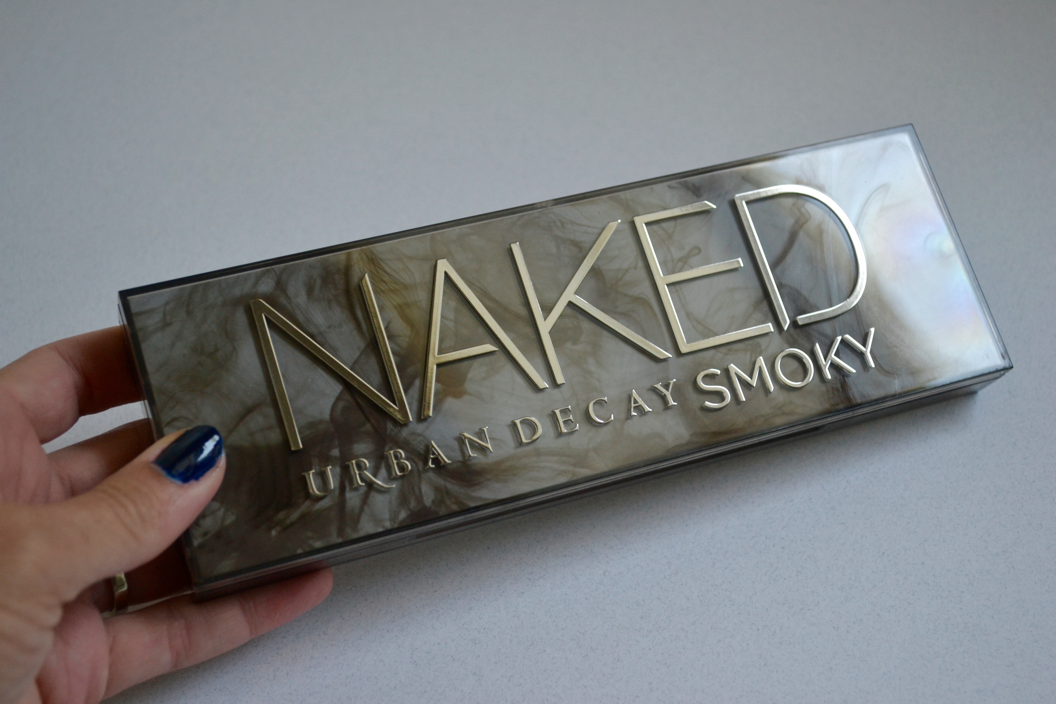 First Look & Tutorial Of The Hot New Urban Decay Naked ‘Smoky’ Palette