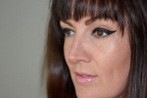 mod-graphic-eyeliner-bold