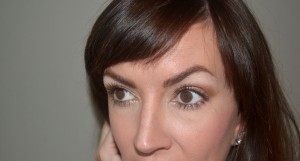 how-to-wear-gold-eyeliner