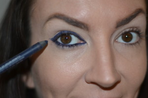 navy-eyeliner-smoky-eye
