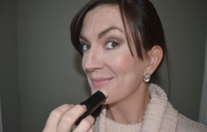 easy-makeup-glam-tips-foundation