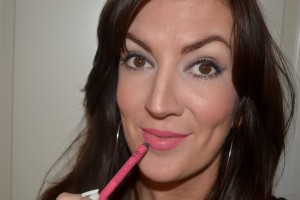 chapstick-skincare-for-lips