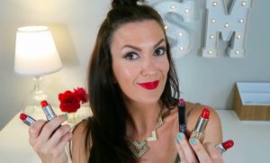 summer_beauty_trends_universal_red_lipsticks
