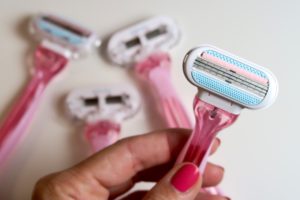 summertime_smooth_legs_venus_gillette_razors