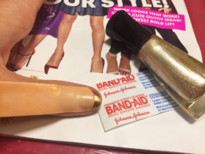 amazing-beauty-hacks-band-aid-french-manicure
