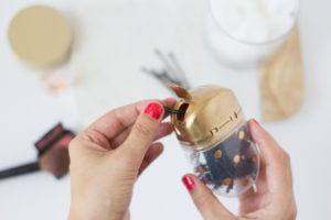 bobby-pin-beauty-hack-diy