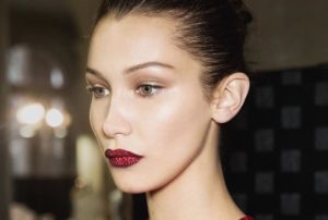 holiday red glitter lip tutorial pat mcgrath