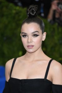 Hailee-steinfeld-met-gala-makeup2017