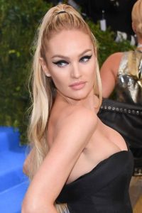 met gala makeup 2017 winged eyes