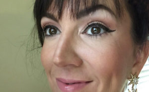 it cosmetics confidence in your glow how to use