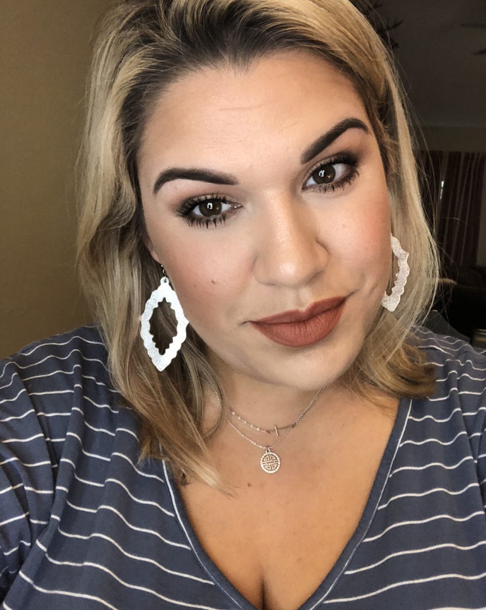 5 Women Share A Selfie Wearing Their Favorite Brown Lipstick Shades