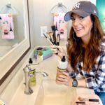 The Most Effective Way To Get Makeup Brushes Squeaky Clean + A Video